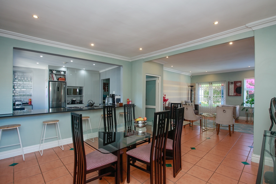 5 Bedroom Property for Sale in Claremont Western Cape